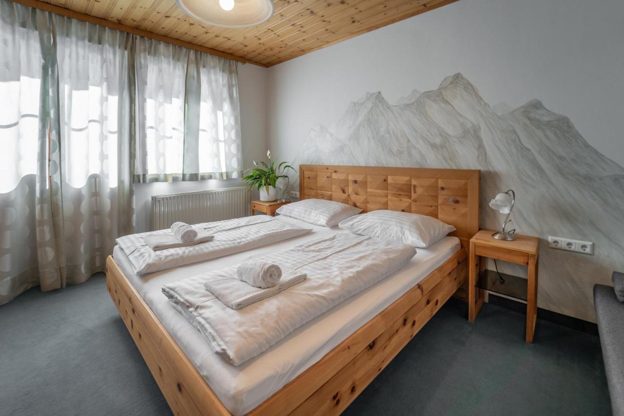 Landhotel - Apartments Bauer Hintergöriach エクステリア 写真